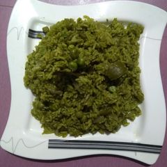 A picture of Green pulao.