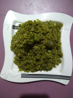 A picture of Green pulao.