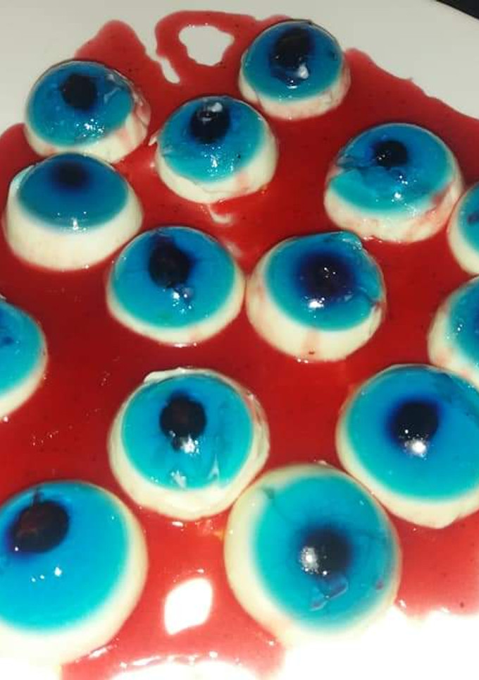 Una foto de Ojos ensangrentados (postre Halloween)