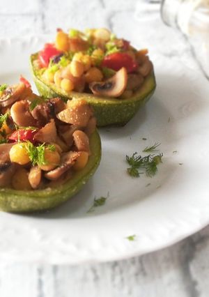 Foto di Zucchine tonde con funghi e ceci