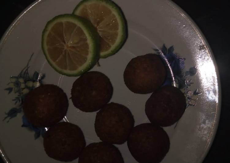 Kuli kuli(fried peanut balls)