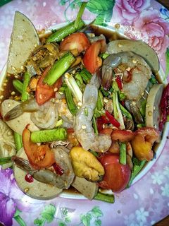 รูปของ ตำกุ้งสด หมูยอ หอยแมลงภู่ชีลี