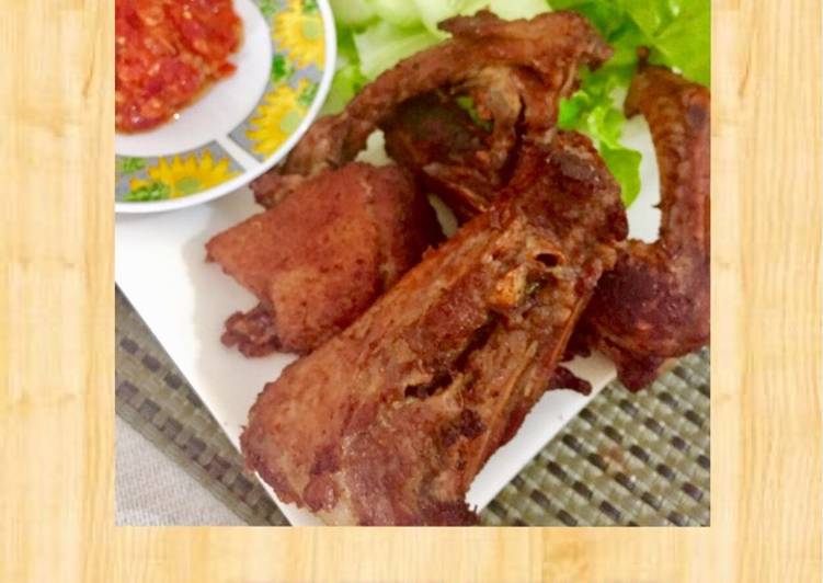 Bebek goreng dan sambel korek