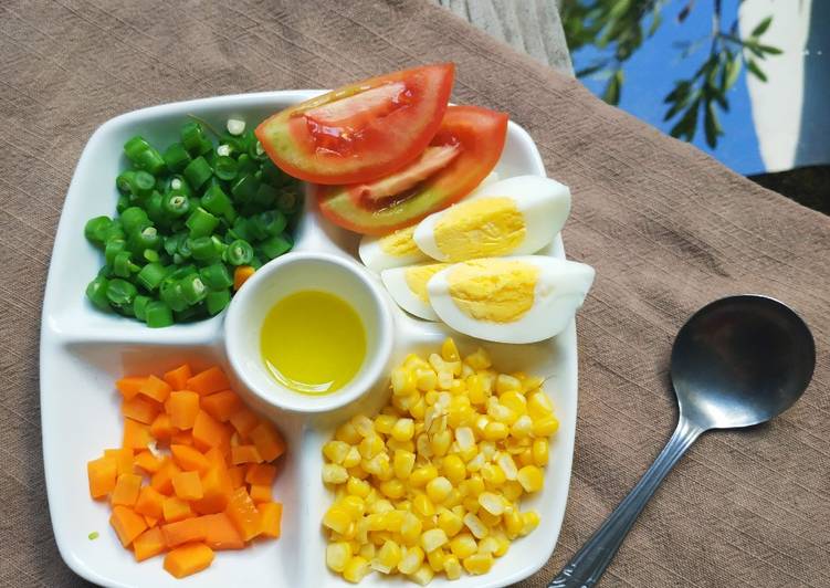 Langkah Mudah Menyiapkan Salad Sayuran Lezat Sekali