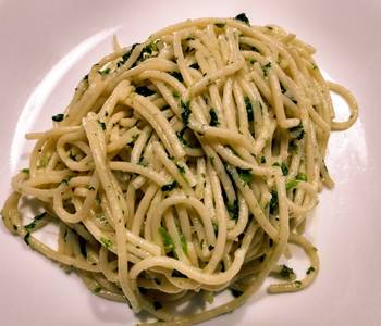 Without Fail Make Recipe Spaghetti with spinach and garlic Restaurant Style
