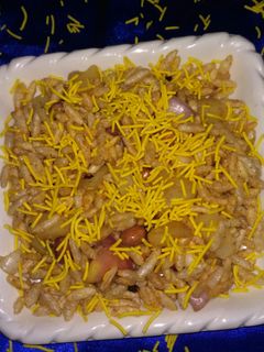 બોમ્બે ભેળ (Bombay Bhel Recipe In Gujarati) રેસીપી મુખ્ય ફોટો