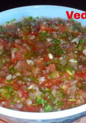 A picture of Tangy, Spicy & Sweet Chutney in Pull Up Chopper.