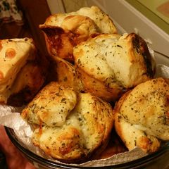 A picture of Mozzarella Garlic Biscuits.