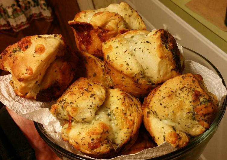 How to Prepare Perfect Mozzarella Garlic Biscuits