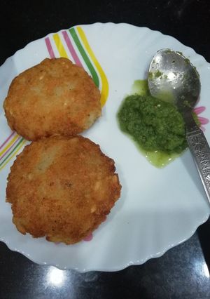 A picture of Aloo Tikki.