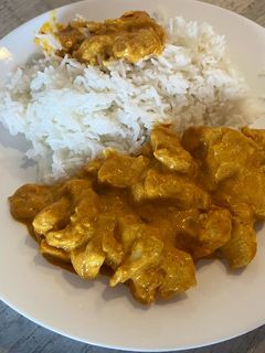 Una foto de Arroz basmati con pollo al curry