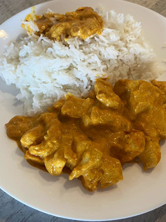 Una foto de Arroz basmati con pollo al curry