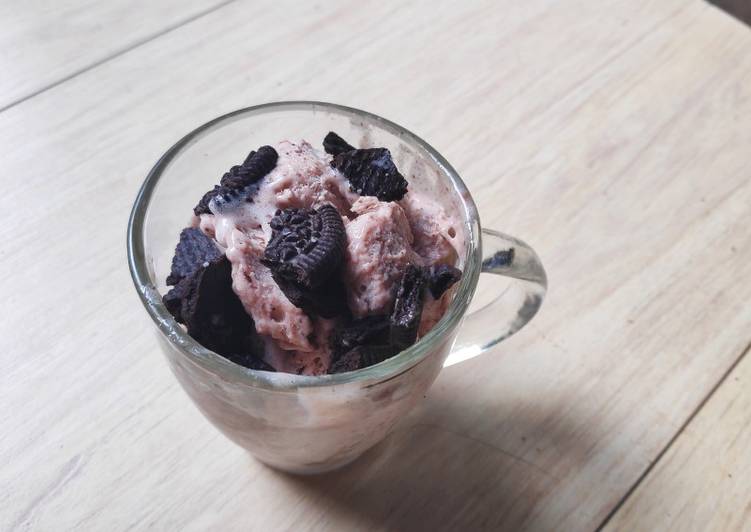 Homemade chocolate ice cream