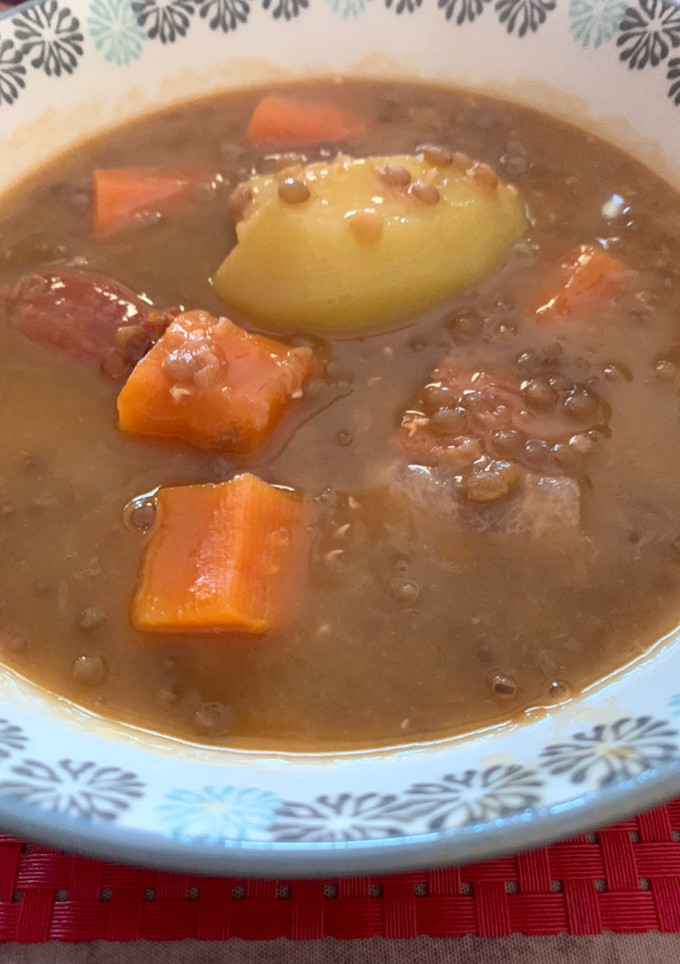 Una foto de Lentejas en olla