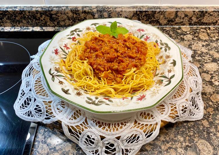 Spaghettis picantes a la boloñesa sin gluten