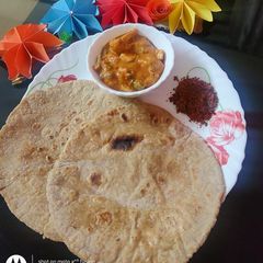 A picture of Rajgira Flour Roti.
