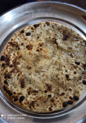 A picture of Papad paratha.