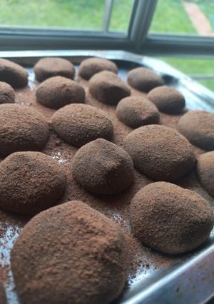 Una foto de Brigadeiros de Chocolate! Fáciles y Rápidos
