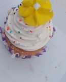 😍Cupcake relleno con dulce de leche y Crema Chantilly 😋