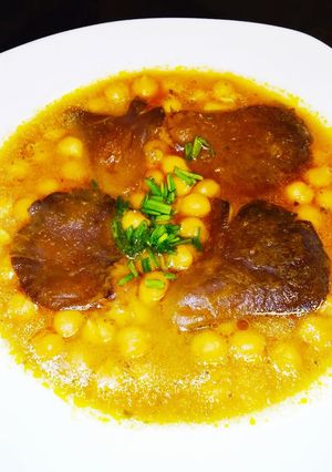 Una foto de Garbanzos con setas
