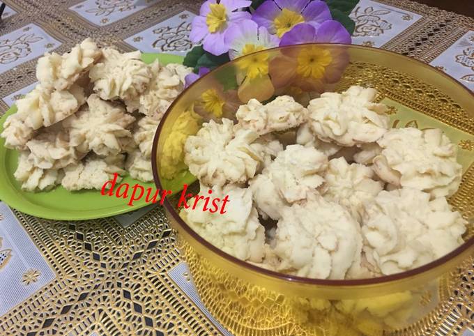 Resep: Kue Sagu Keju nyeess👌🏻 Bunda Pasti Bisa