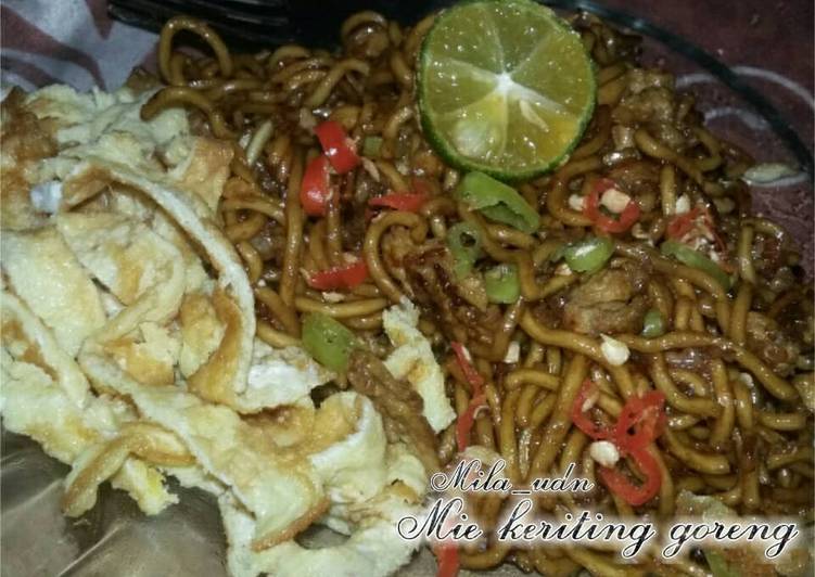 Mie keriting goreng