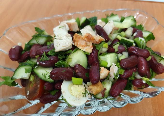 Фитнес салат с фасолью