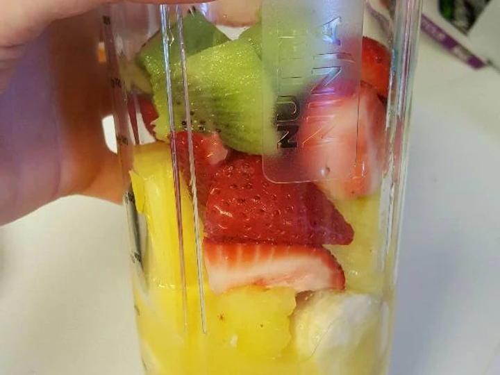 Easy Way Prepare Ashlee&amp;#39;s Fruitful Smoothie the Can Spoil the Tongue Really delicious