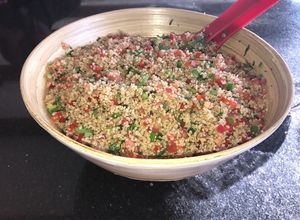 Una foto de Salpicón estilo Tabuleh con quinoa