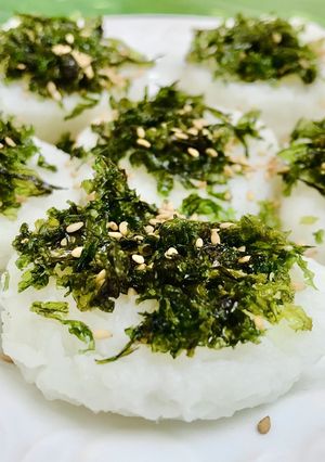 Hình của món 🌱 Cơm Nắm Việt Nam Kết Hợp Rong Biển Khô Hàn Quốc.