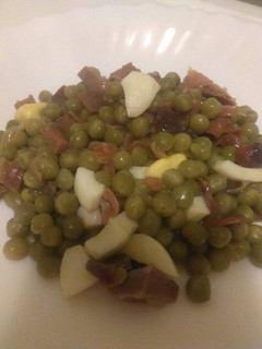 Foto principal de Guisantes con jamón y huevo duro
