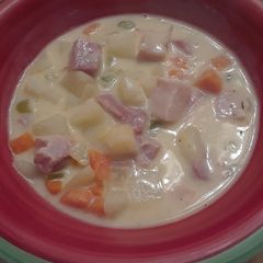 A picture of Creamy Ham and Potato Soup.