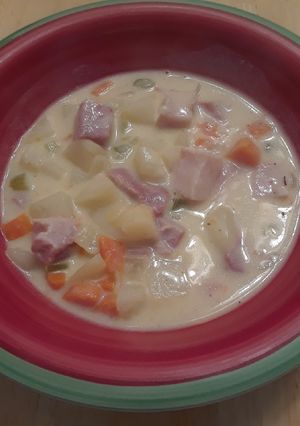 A picture of Creamy Ham and Potato Soup.