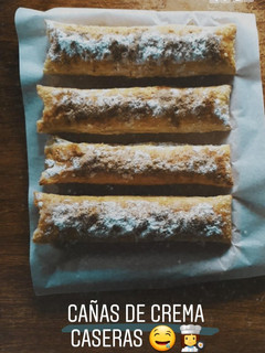 Una foto de Cañas rellenas de crema