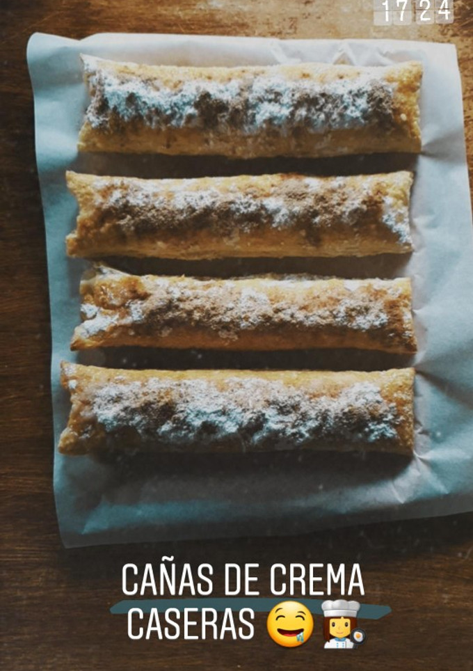 Una foto de Cañas rellenas de crema