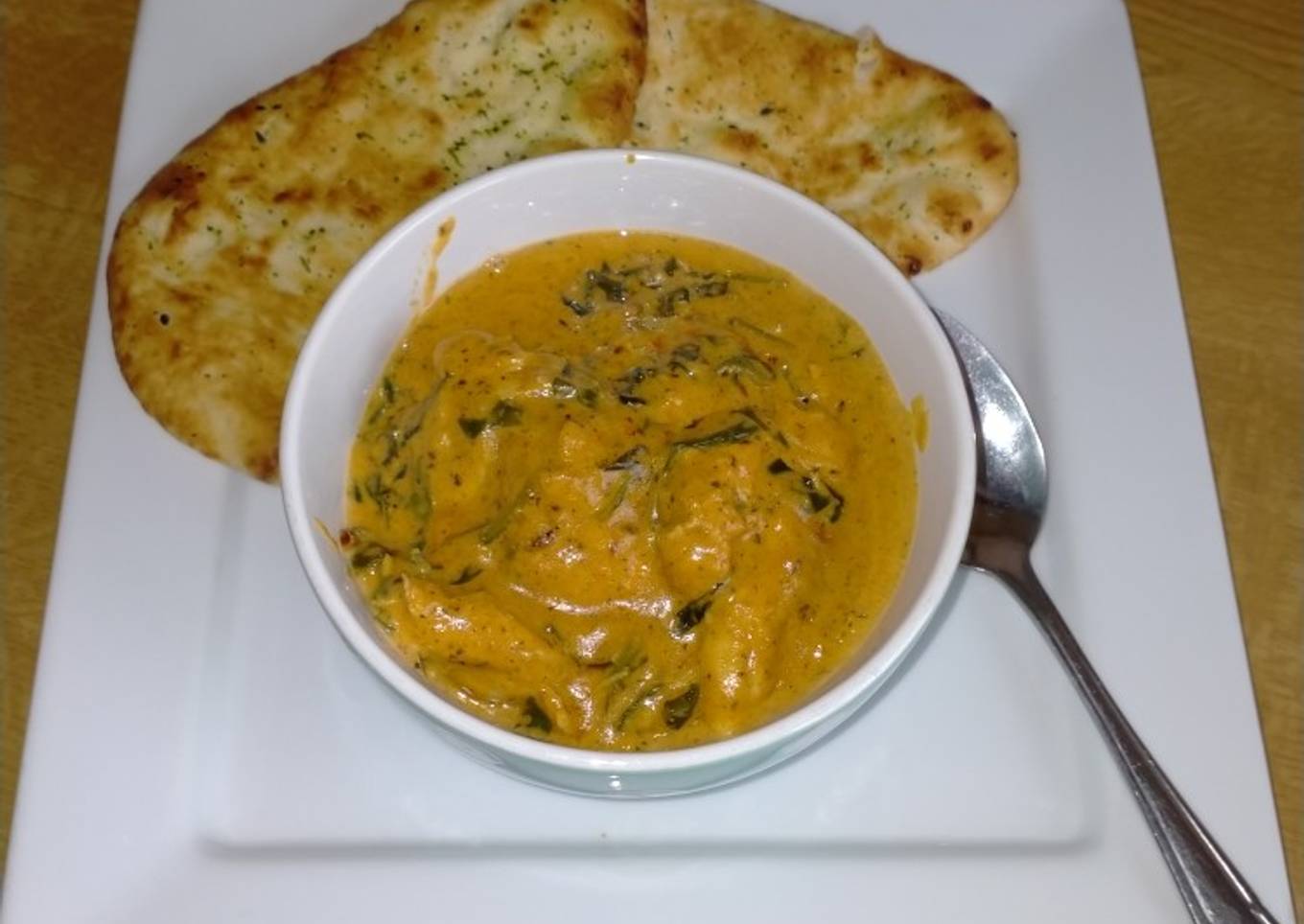 Chicken in Korma sauce with Spinach