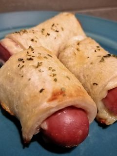 Una foto de Hojaldres de queso y salchichas - Cena Rápida Fácil y Sin Gluten