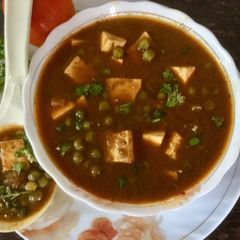 A picture of Mutter-Paneer Curry.