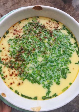 Hình của món Trứng gà hấp hành.