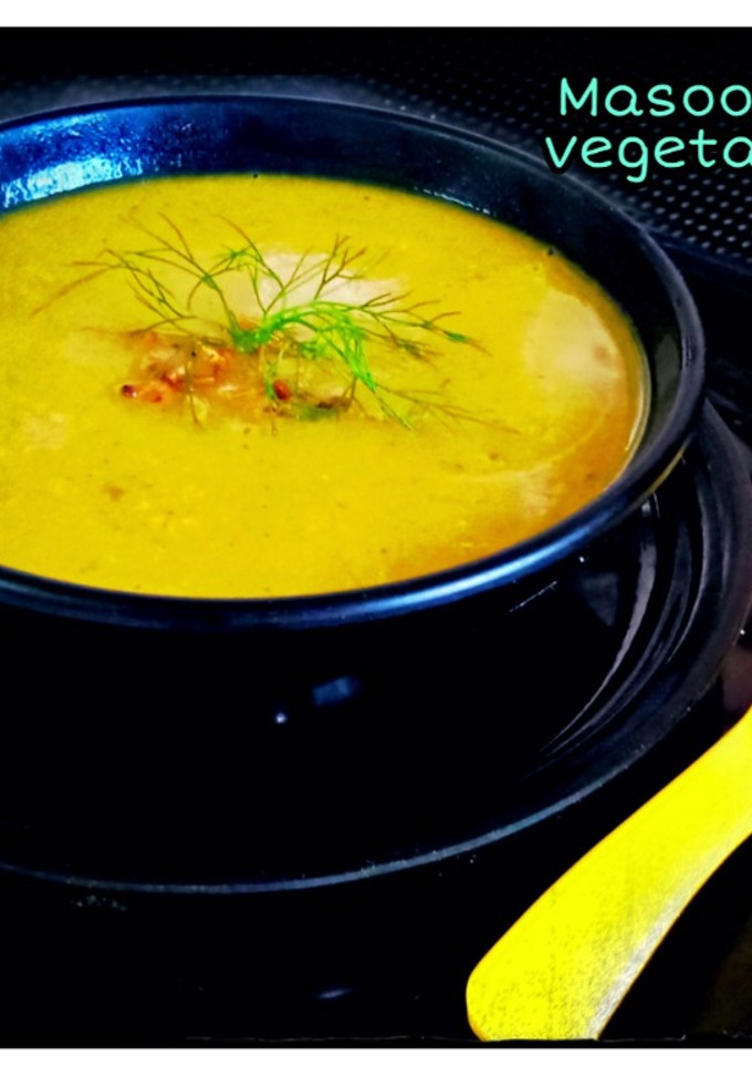 मसूर दाल और वेजिटेबल सूप (Masoor dal aur vegetable soup recipe in Hindi) रेसिपी मुख्य फोटो