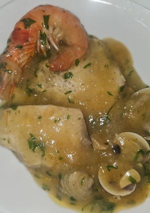 Una foto de Emperador en salsa verde