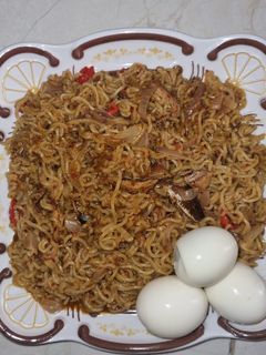 Indomie with egg and ice fish ainihin hoton girkin