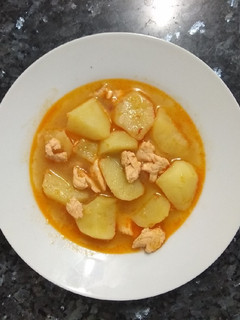 Una foto de Guiso de patatas con salmón
