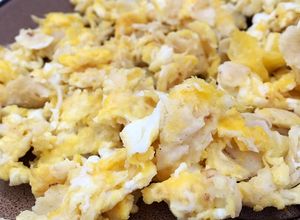 Una foto de Migas con huevo