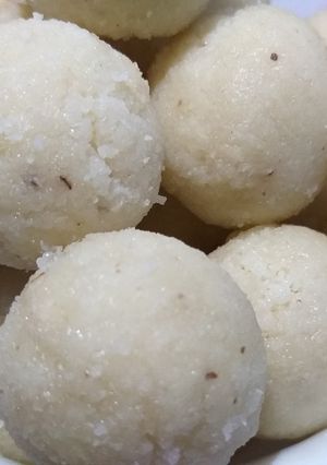 সাদা নারকেল নাড়ু রেসিপির প্রধান ছবি