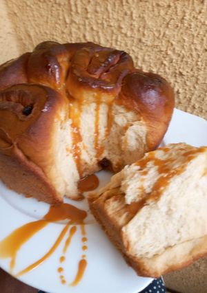 A picture of Chelsea buns.