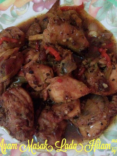 A picture of Ayam Masak Lada Hitam (Chicken Black pepper Sauce).