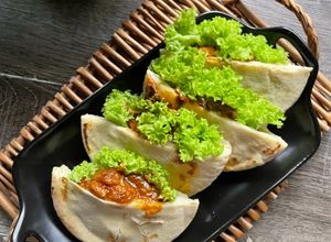 Gambar Roti Pita Sambal Sardin