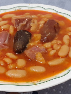 Una foto de Fabada Asturiana