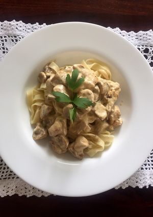 Zdjęcie przepisu Sos z kurczaka i grzybów.